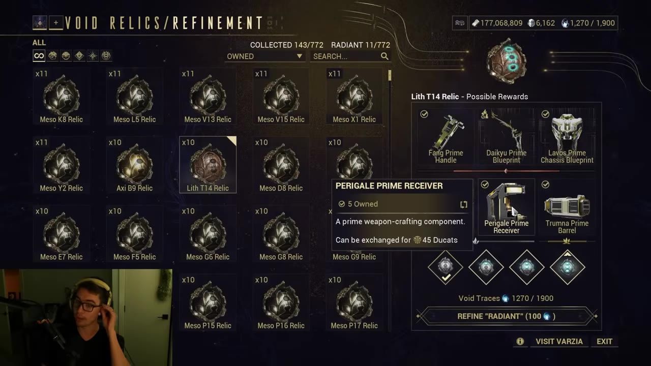 Void Relic interface showing relics available for refinement and details about rewards.